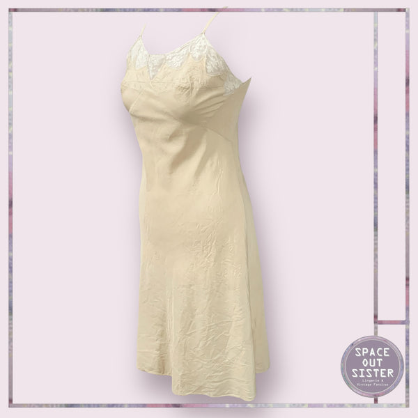 Vintage Oyster Bow Slip