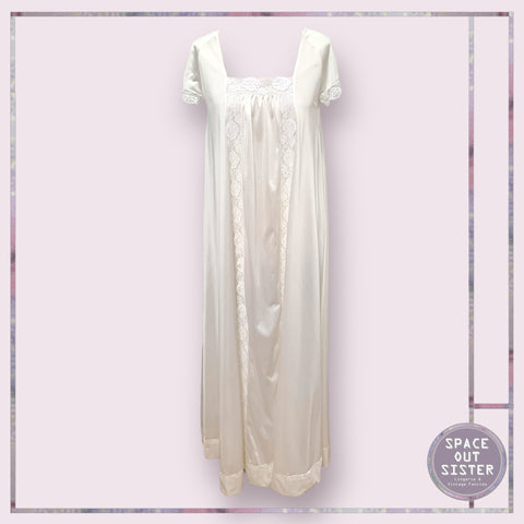 Vintage Le Voyrs Nightdress