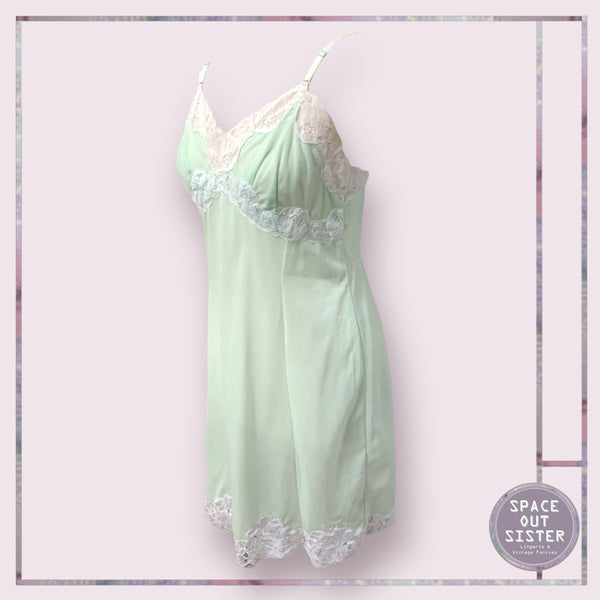 Vintage Wonder Magic Slip