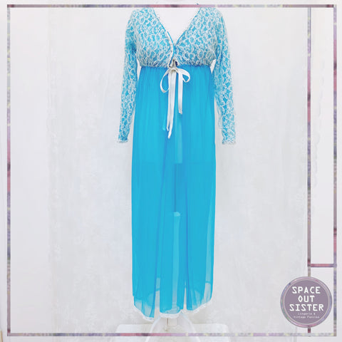 Circa 1970s Turquoise Peignoir Set