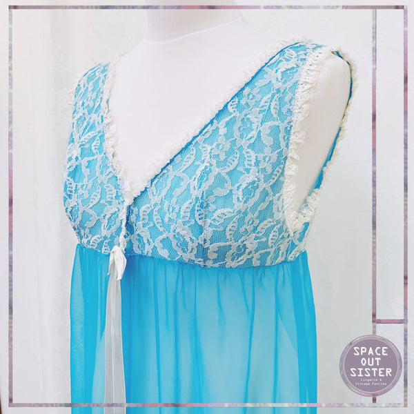 Circa 1970s Turquoise Peignoir Set